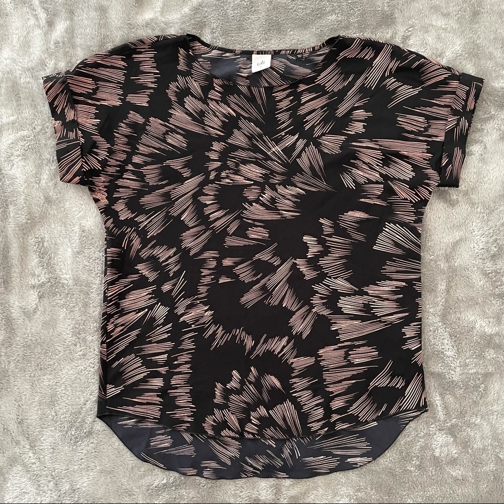 Cabi Short Sleeve Graphic Pattern Blouse Size S Cuffed Career Top